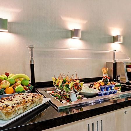 Holiday Inn Guelph Hotel & Conference Centre, An Ihg Hotel Екстериор снимка