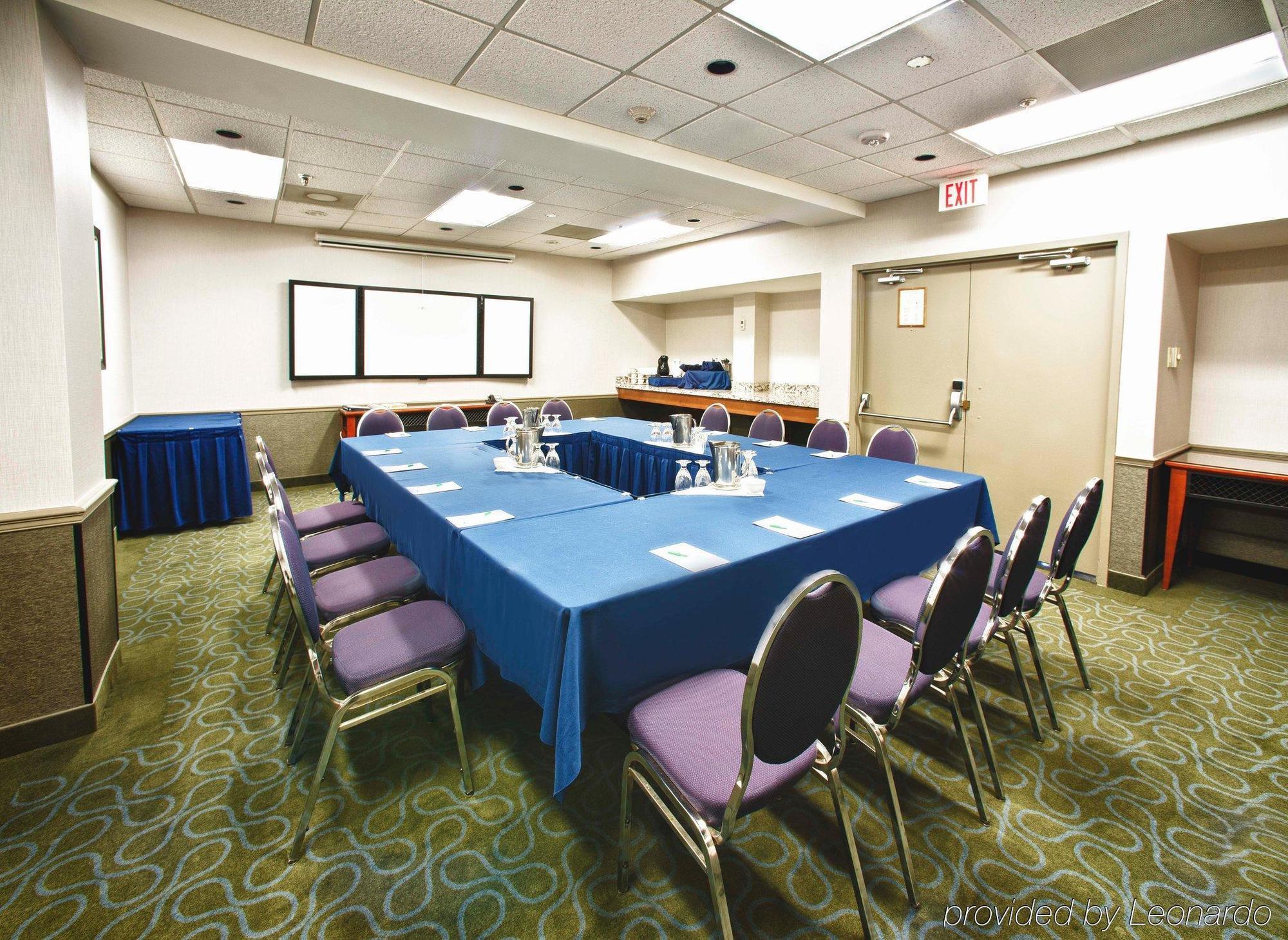 Holiday Inn Guelph Hotel & Conference Centre, An Ihg Hotel Бизнес снимка