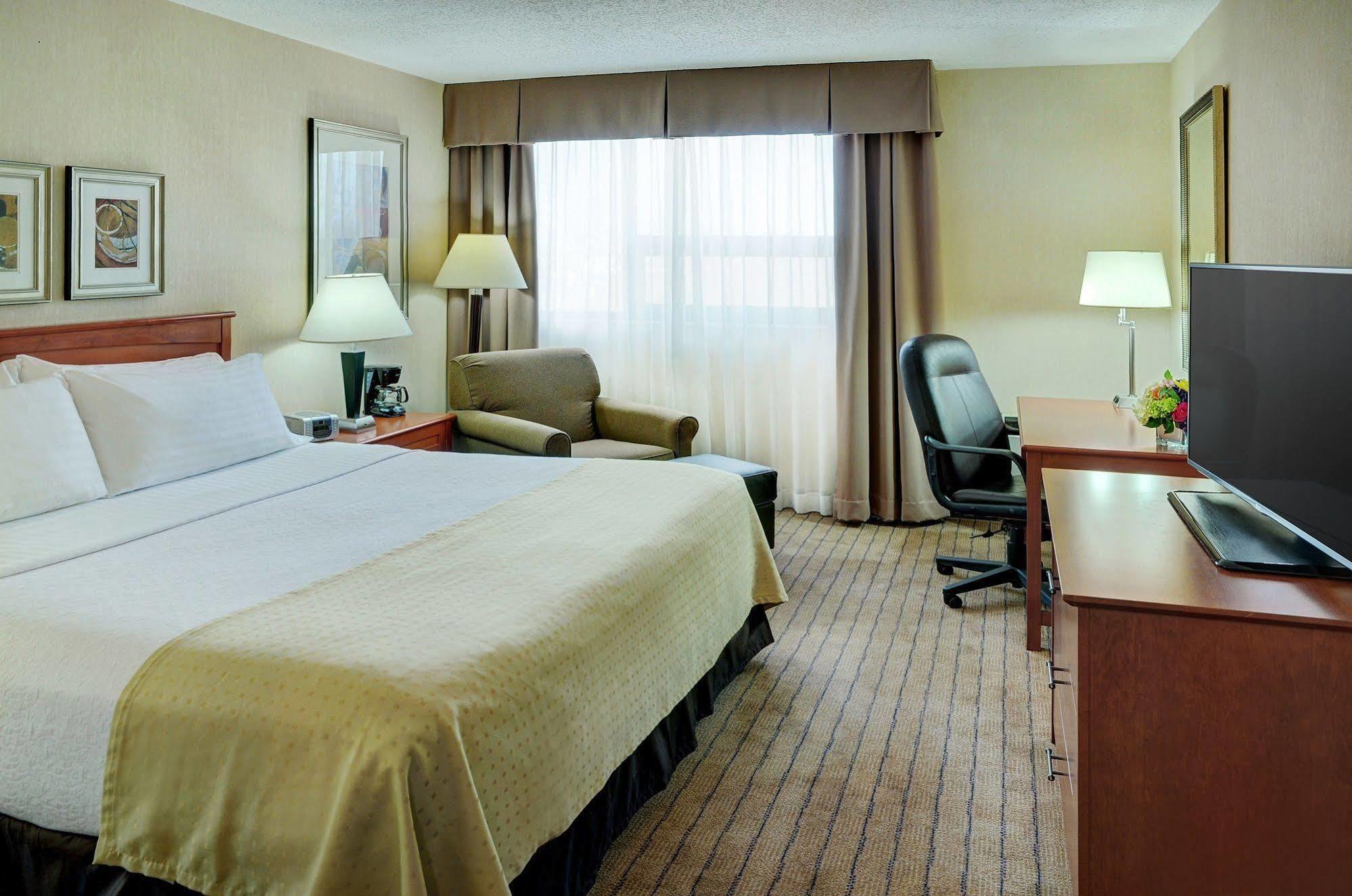 Holiday Inn Guelph Hotel & Conference Centre, An Ihg Hotel Екстериор снимка