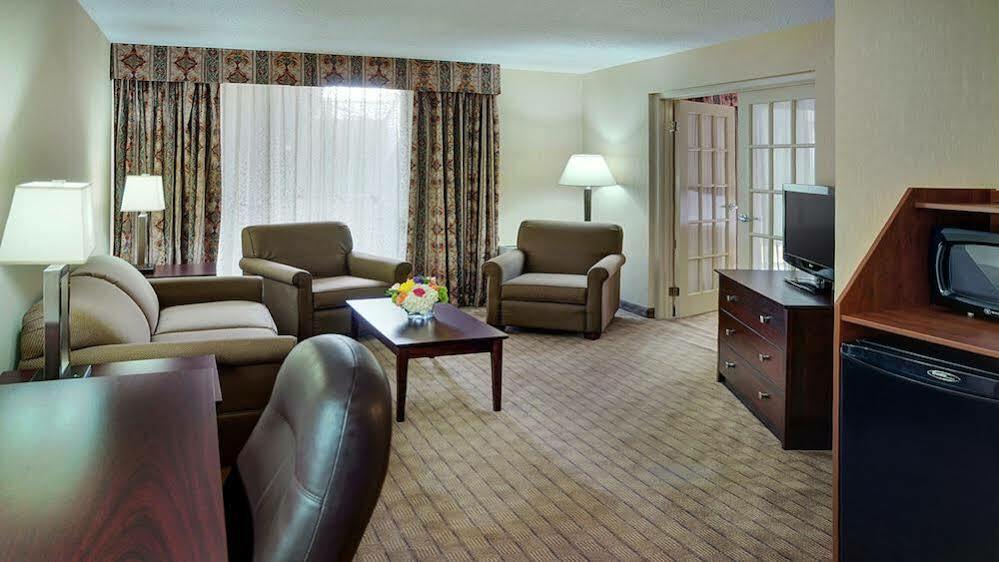 Holiday Inn Guelph Hotel & Conference Centre, An Ihg Hotel Екстериор снимка