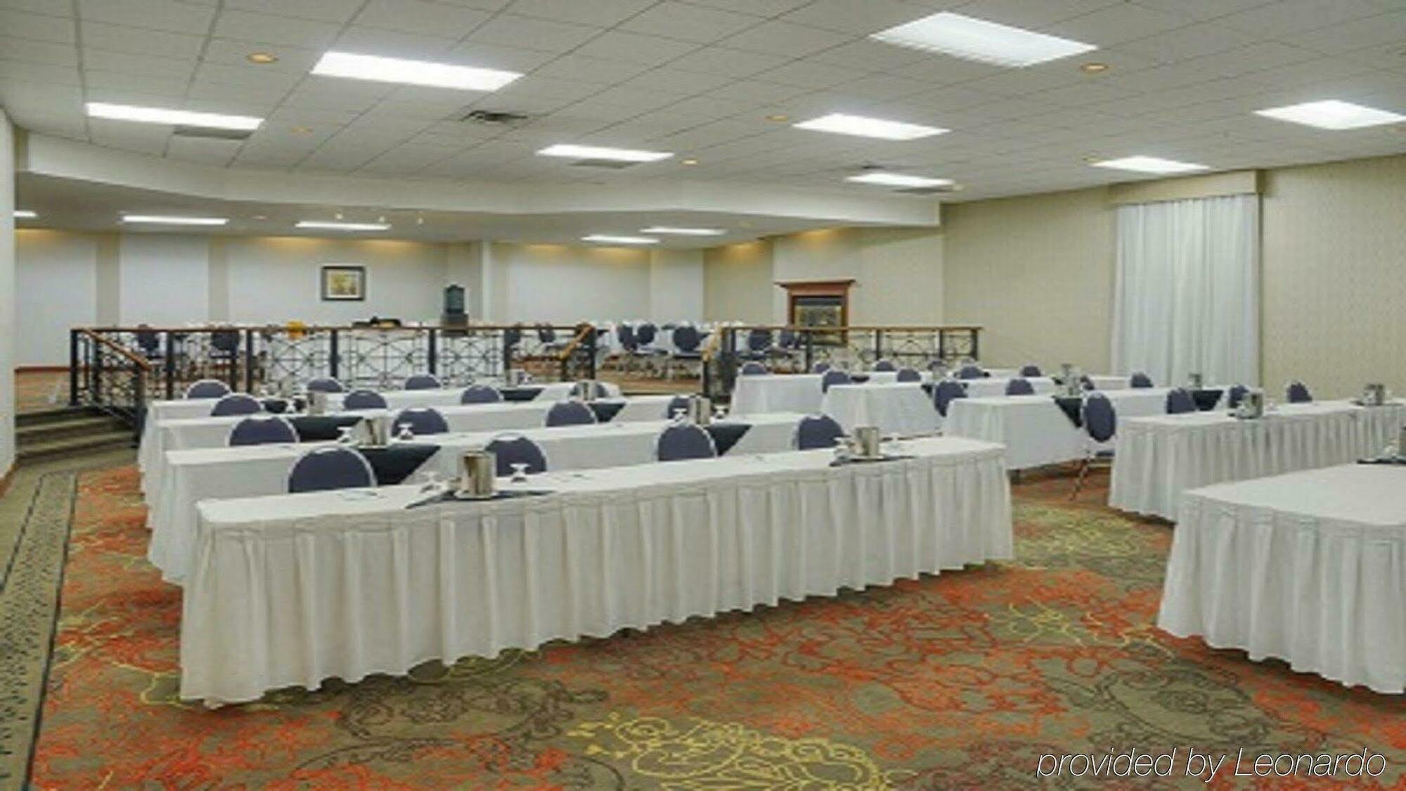 Holiday Inn Guelph Hotel & Conference Centre, An Ihg Hotel Бизнес снимка