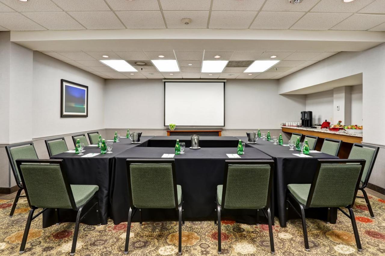 Holiday Inn Guelph Hotel & Conference Centre, An Ihg Hotel Екстериор снимка